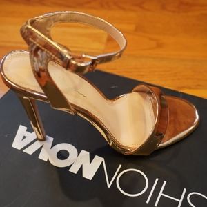 Gold Fashinova heels🔆📸